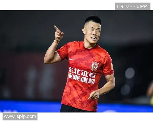 谭龙精彩破门助力长春亚泰赢得关键比赛展现球队强大实力 谭龙精彩破门助力长春亚泰赢得关键比赛展现球队强大实力