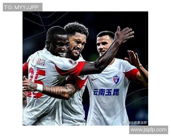 中超联赛精彩瞬间瓦科梅开二度助球队夺胜展现出色状态 中超联赛精彩瞬间瓦科梅开二度助球队夺胜展现出色状态