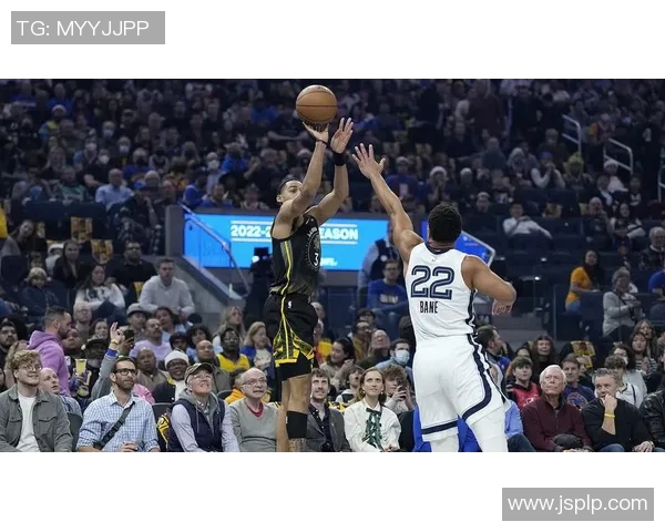 灰熊队击败勇士队，捍卫主场晋级成功